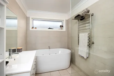 Property photo of 12 Flack Crescent Boorooma NSW 2650