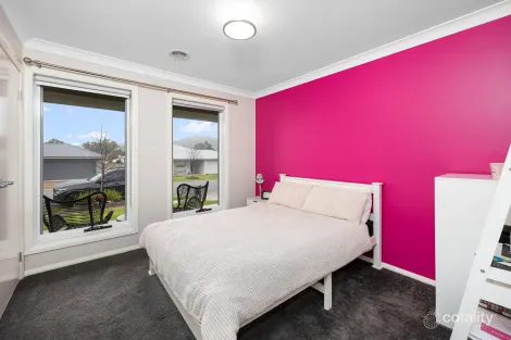 Property photo of 12 Flack Crescent Boorooma NSW 2650
