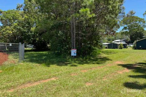 21 Betty St, Macleay Island, QLD 4184