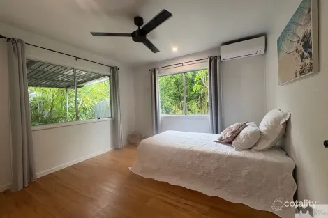 Property photo of 87 Machans Beach Road Machans Beach QLD 4878