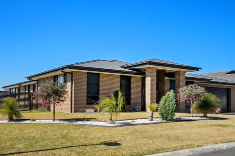28 Massie Cres, Tuncurry, NSW 2428