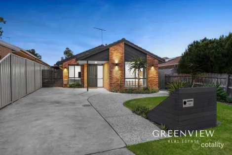 Property photo of 2 Quail Court Narre Warren South VIC 3805