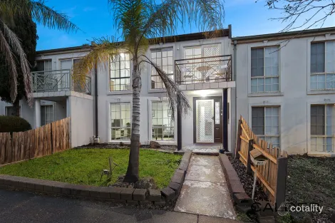 Property photo of 28 Boyden Square Roxburgh Park VIC 3064