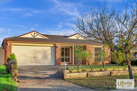 9 Tauna Pl, Cranbourne West, VIC 3977