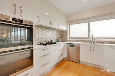 Property photo of 20 Eagle Bay Terrace Paynesville VIC 3880