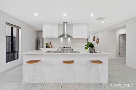 Property photo of 4 Avonbury Circuit Cranbourne West VIC 3977