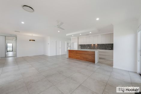 Property photo of 3 Ragusa Way Ashfield QLD 4670