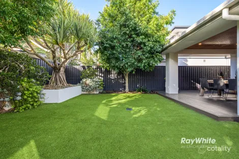 Property photo of 30 Spinnaker Boulevard Newport QLD 4020