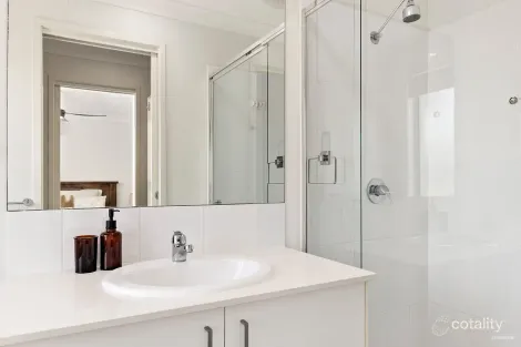 Property photo of 1 Emory Place Cameron Park NSW 2285