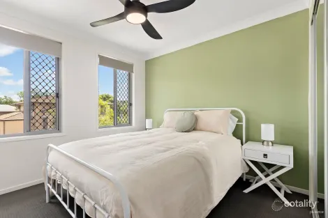 Property photo of 1 Emory Place Cameron Park NSW 2285