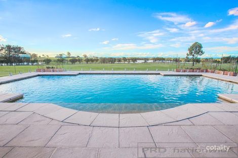 Property photo of 7 Reflection Drive Louth Park NSW 2320