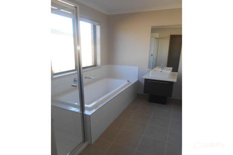 Property photo of 3 Coralgum Avenue Kialla VIC 3631