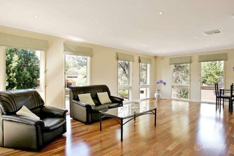 Property photo of 31 Brentwick Drive Greensborough VIC 3088