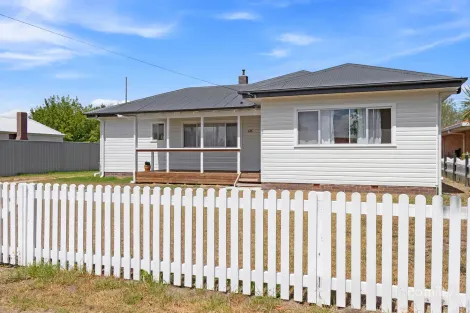 Property photo of 126 Bridge Street Uralla NSW 2358