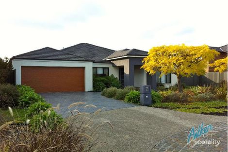 Property photo of 7 The Grove Keysborough VIC 3173