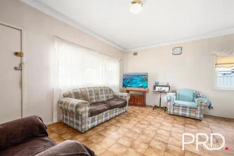 Property photo of 7 Coolaroo Crescent Lurnea NSW 2170