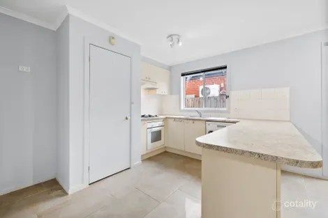 Property photo of 24 Greenmantle Close Cranbourne West VIC 3977