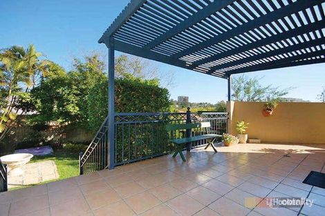 2/4 Pike Ave, Taringa, QLD 4068