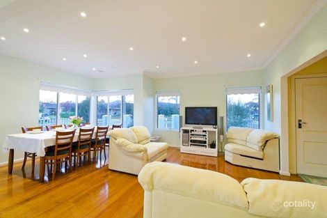 Property photo of 11 Chifley Avenue Altona VIC 3018