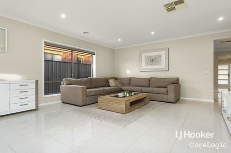 Property photo of 16 Elegante Road Point Cook VIC 3030