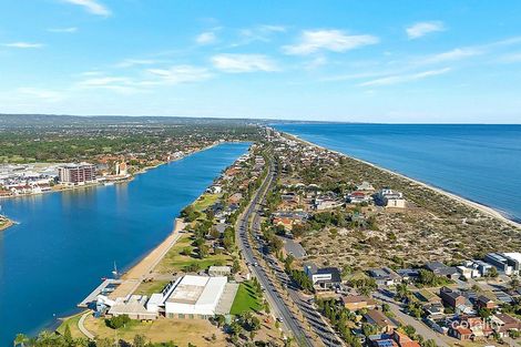 Property photo of 8 Birkdale Grove West Lakes SA 5021