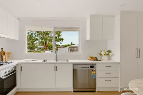 Property photo of 2 Berwick Place Melton West VIC 3337