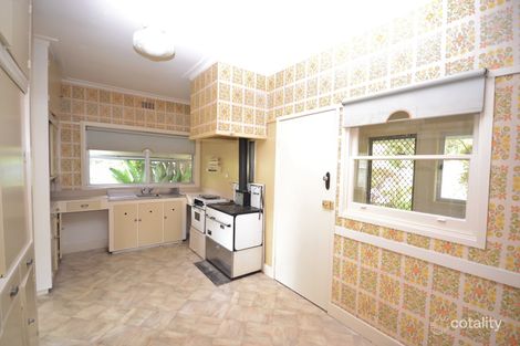 Property photo of 14 Mountain Avenue Mount Beauty VIC 3699