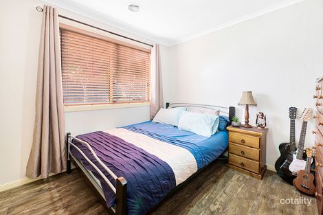 Property photo of 8 Nerrena Rise Cranbourne West VIC 3977