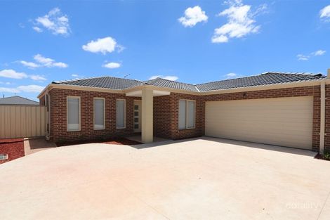 2/19 Fishburn Gr, Harkness, VIC 3337