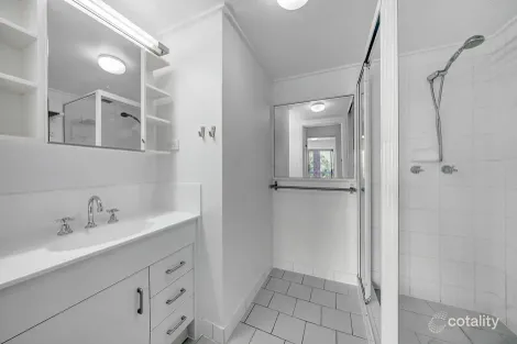 Property photo of 9/15 Finney Road Indooroopilly QLD 4068