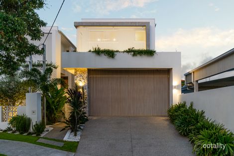 33a Nobby Pde, Miami, QLD 4220