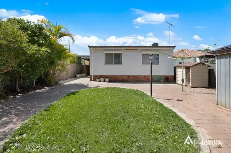 Property photo of 33 Singleton Avenue East Hills NSW 2213