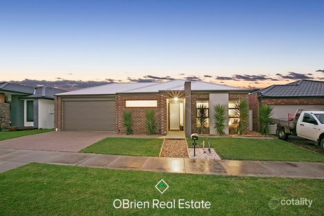 6 Farmdale Rd, Pakenham, VIC 3810