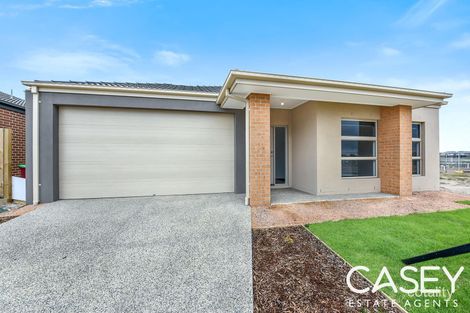 6 Shulze Dr, Clyde North, VIC 3978