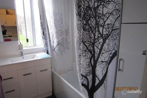 Property photo of 2/10 Vines Road Hamlyn Heights VIC 3215