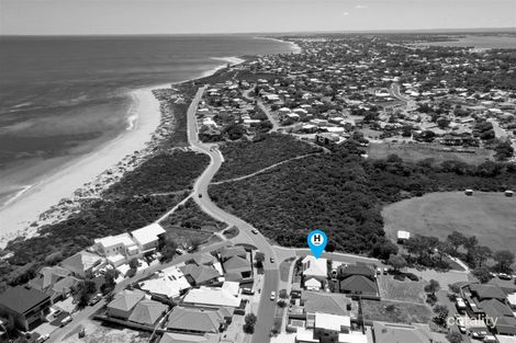 Property photo of 18 Beachview Court Wannanup WA 6210