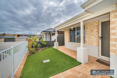 Property photo of 15 Astrolux Court Banksia Grove WA 6031