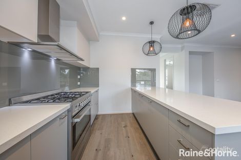 27 Sutton St, Riddells Creek, VIC 3431