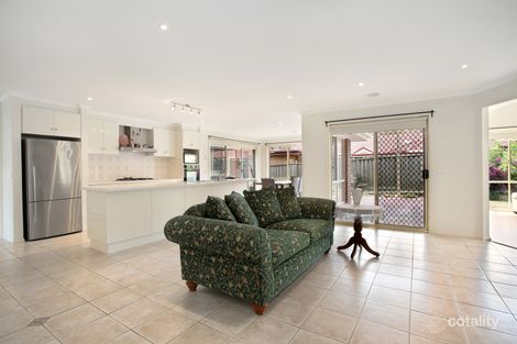 Property photo of 22 Wintersun Road Berwick VIC 3806