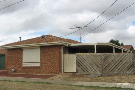 2/139 Kurung Dr, Kings Park, VIC 3021