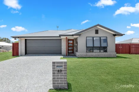 40 Sailaway Cct, Eli Waters, QLD 4655