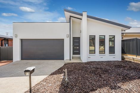 11 Ashbourne Way, Kangaroo Flat, VIC 3555