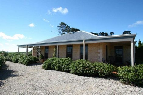 Property photo of 16 Carthew Road Canobolas NSW 2800