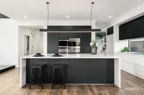 Property photo of 33 Divot Circuit Invermay Park VIC 3350