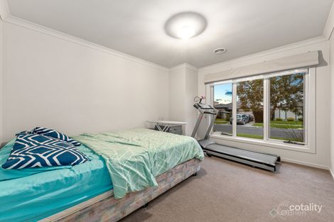 Property photo of 12 Cloverbank Drive Cranbourne East VIC 3977