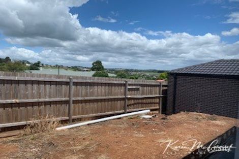Property photo of 2/14 Lampard Road Drouin VIC 3818