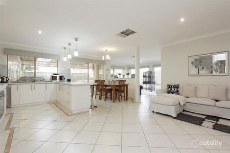 Property photo of 6 McKinley Court Caversham WA 6055