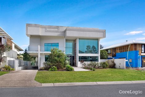 Property photo of 3034 The Boulevarde Benowa QLD 4217