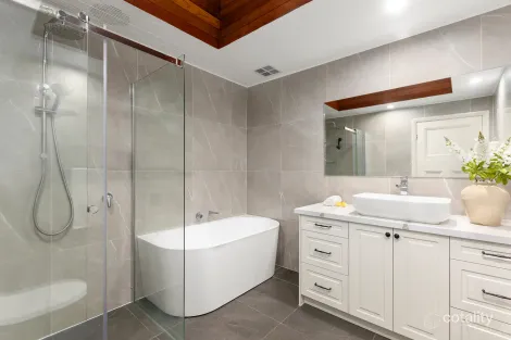 Property photo of 30 Highfield Road Canterbury VIC 3126