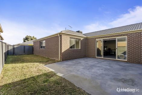 Property photo of 33 Fairbridge Road Point Cook VIC 3030